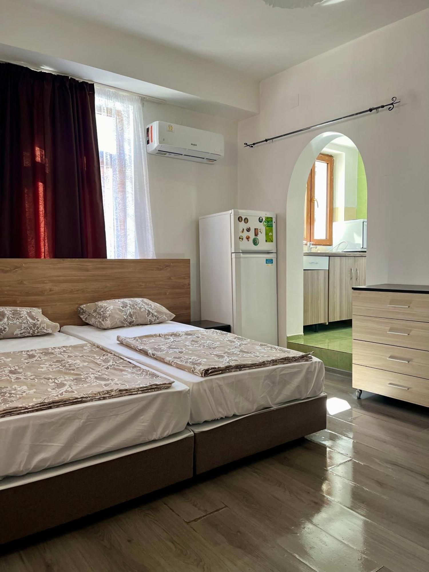 En-Suite Rooms: Novа Guesthouse In Sofia Center Buitenkant foto