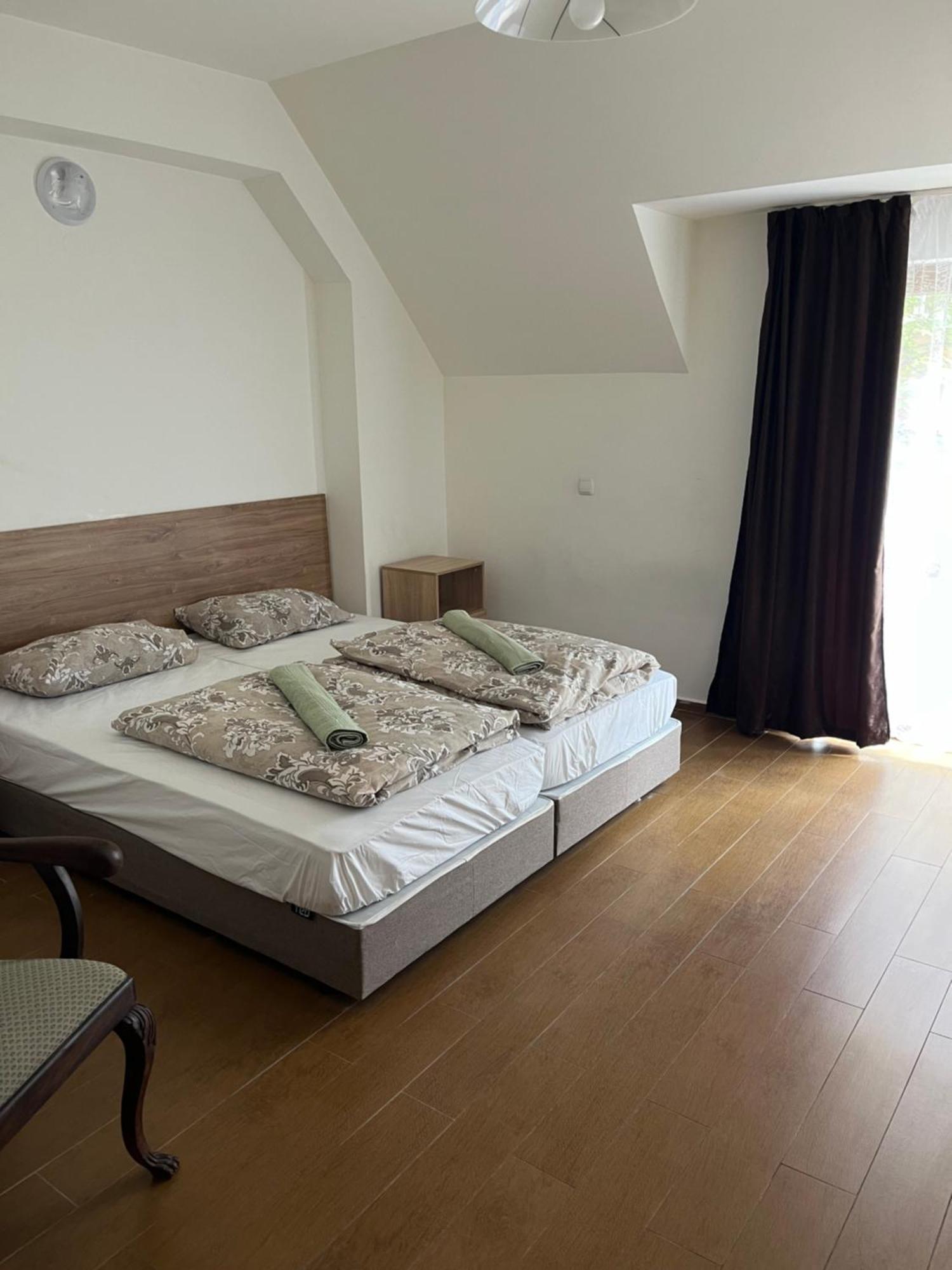 En-Suite Rooms: Novа Guesthouse In Sofia Center Buitenkant foto