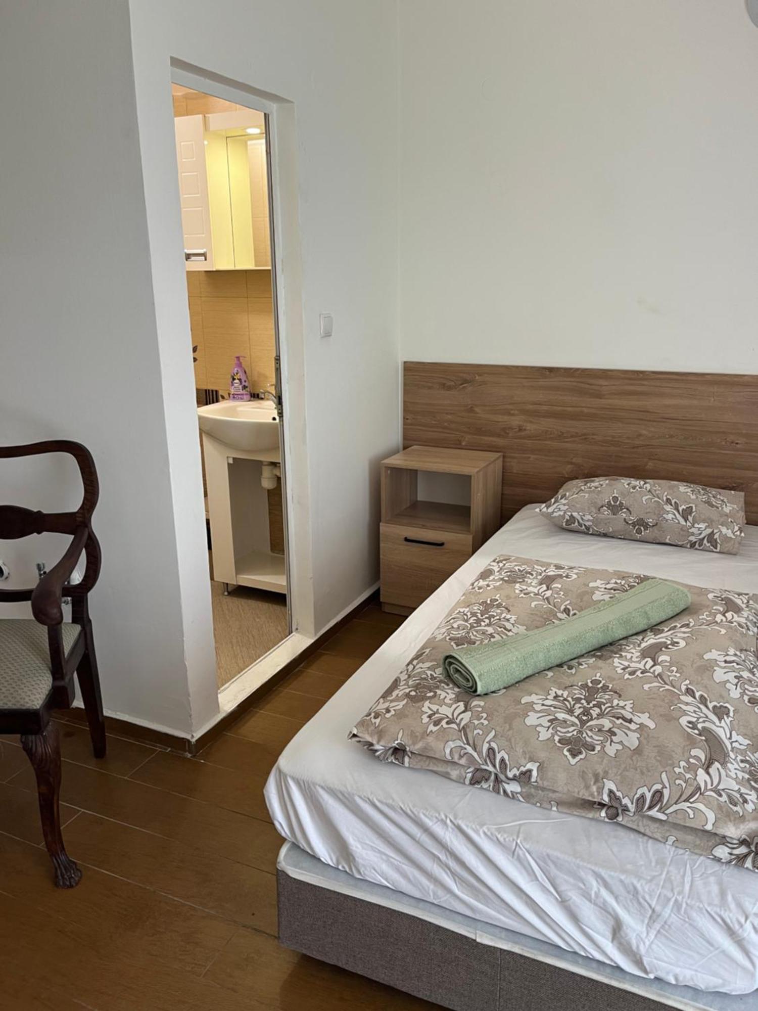 En-Suite Rooms: Novа Guesthouse In Sofia Center Buitenkant foto