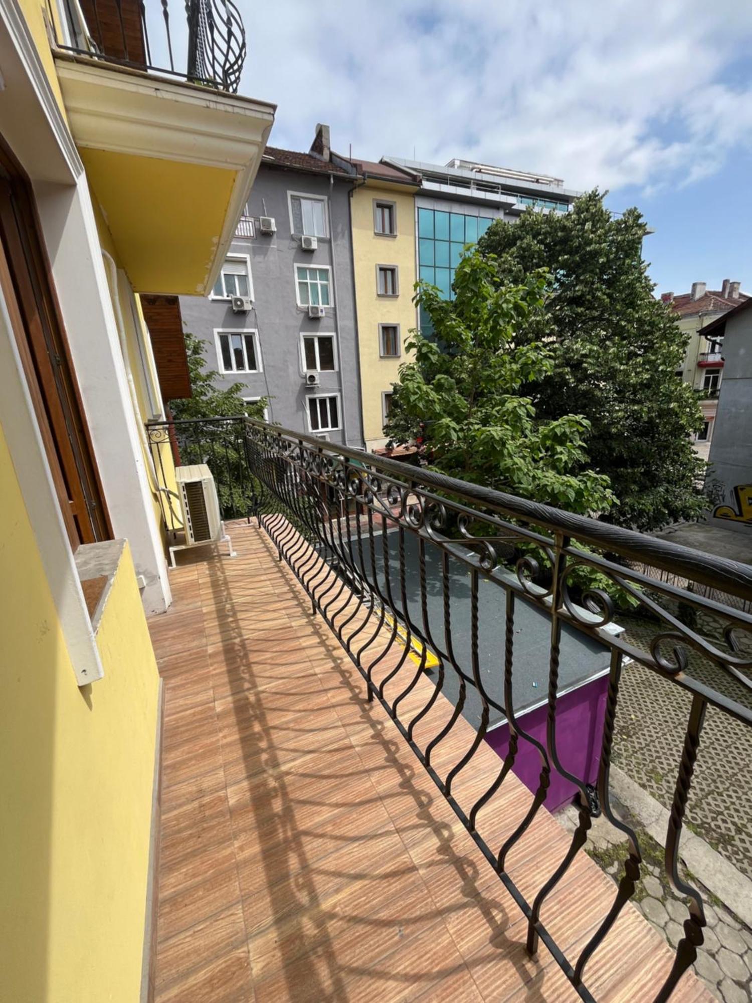 En-Suite Rooms: Novа Guesthouse In Sofia Center Buitenkant foto