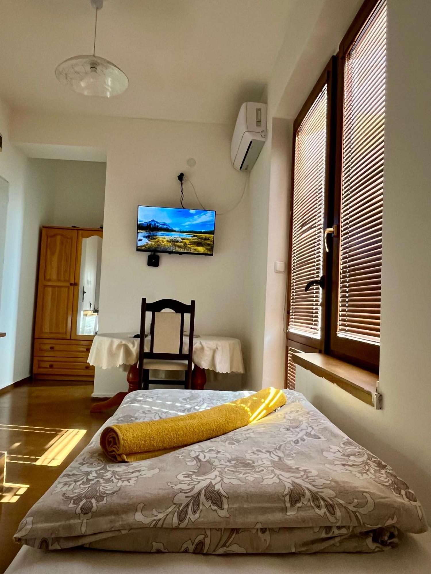 En-Suite Rooms: Novа Guesthouse In Sofia Center Kamer foto