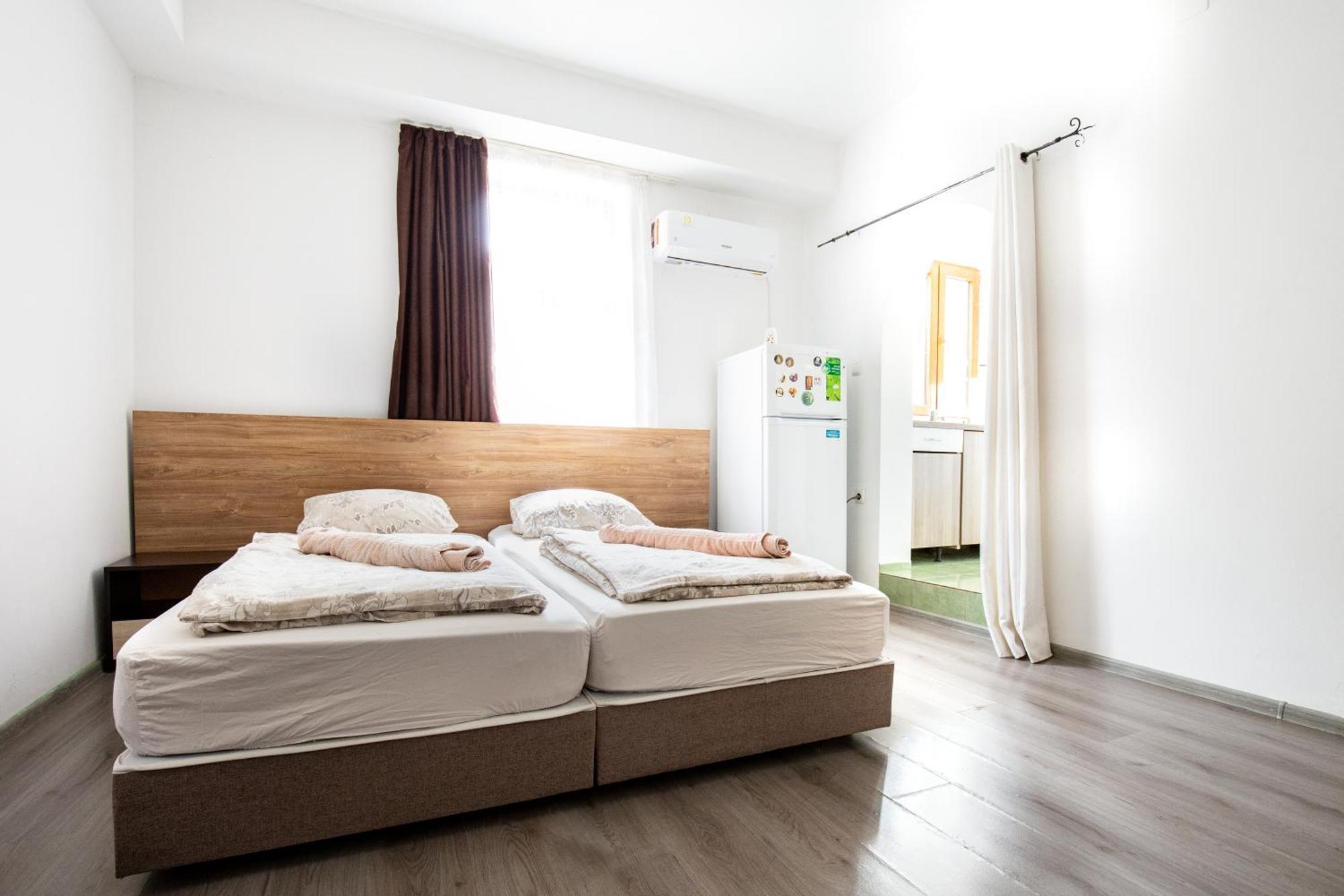 En-Suite Rooms: Novа Guesthouse In Sofia Center Buitenkant foto