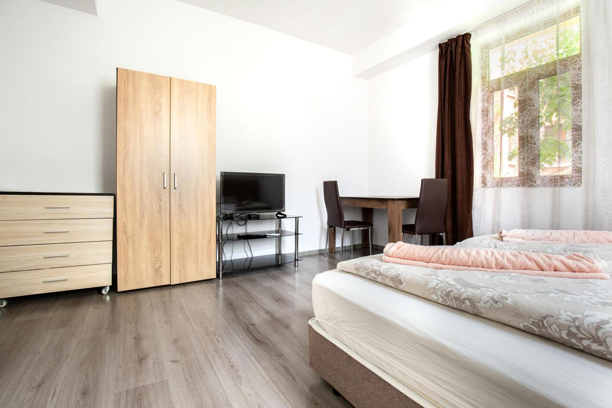 En-Suite Rooms: Novа Guesthouse In Sofia Center Buitenkant foto