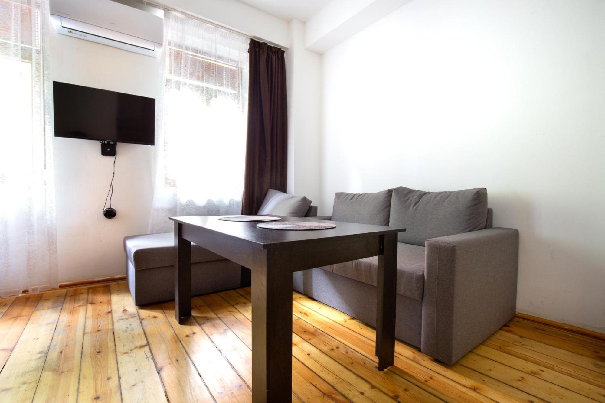 En-Suite Rooms: Novа Guesthouse In Sofia Center Buitenkant foto